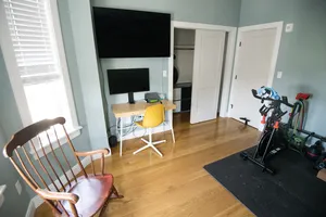 Versatile office and fitness area with modern amenities.